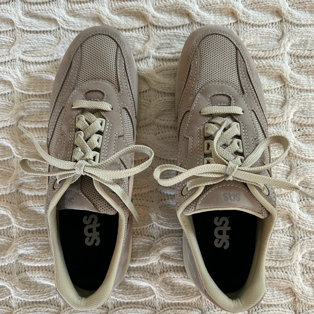 SAS Tour Mesh Lace Up Sneaker 9.5 slim Taupe/Pink